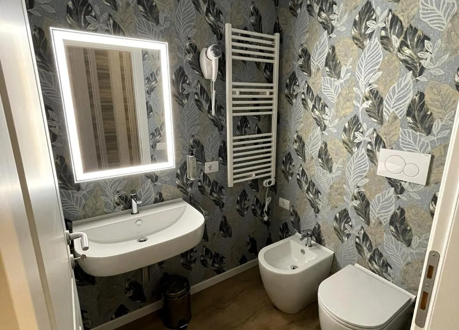 Rome'S Gloria Hotel